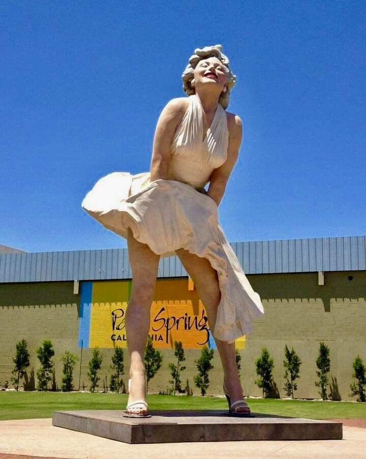 Marilyn Monroe 'Forever Marilyn' statue in Palm Springs